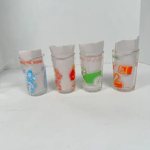 Vtg 1971 Archie Comics Glasses Set of 4 • Reggie Hot Dog Archie Sabrina • Reggie - Picture 5 of 13